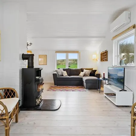 Felis - 75m From The Sea By Interhome