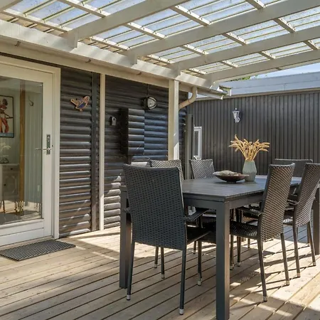 Felis - 75m From The Sea By Interhome