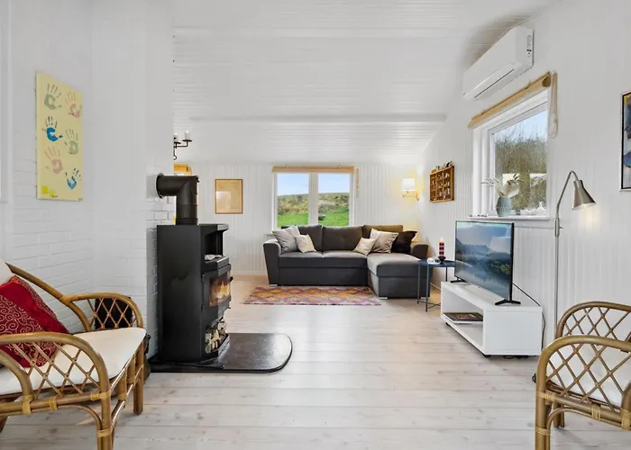 Felis - 75m From The Sea By Interhome